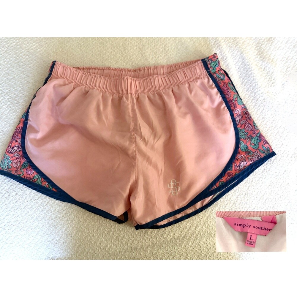 Lot Of 8 Womens Workout Clothes including shorts and leggings Size Large - Picture 3 of 7